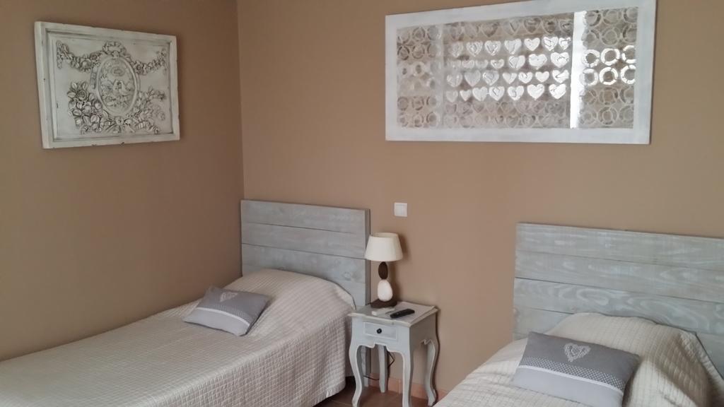 Les Portes Du Soleil Panzió Capestang Kültér fotó